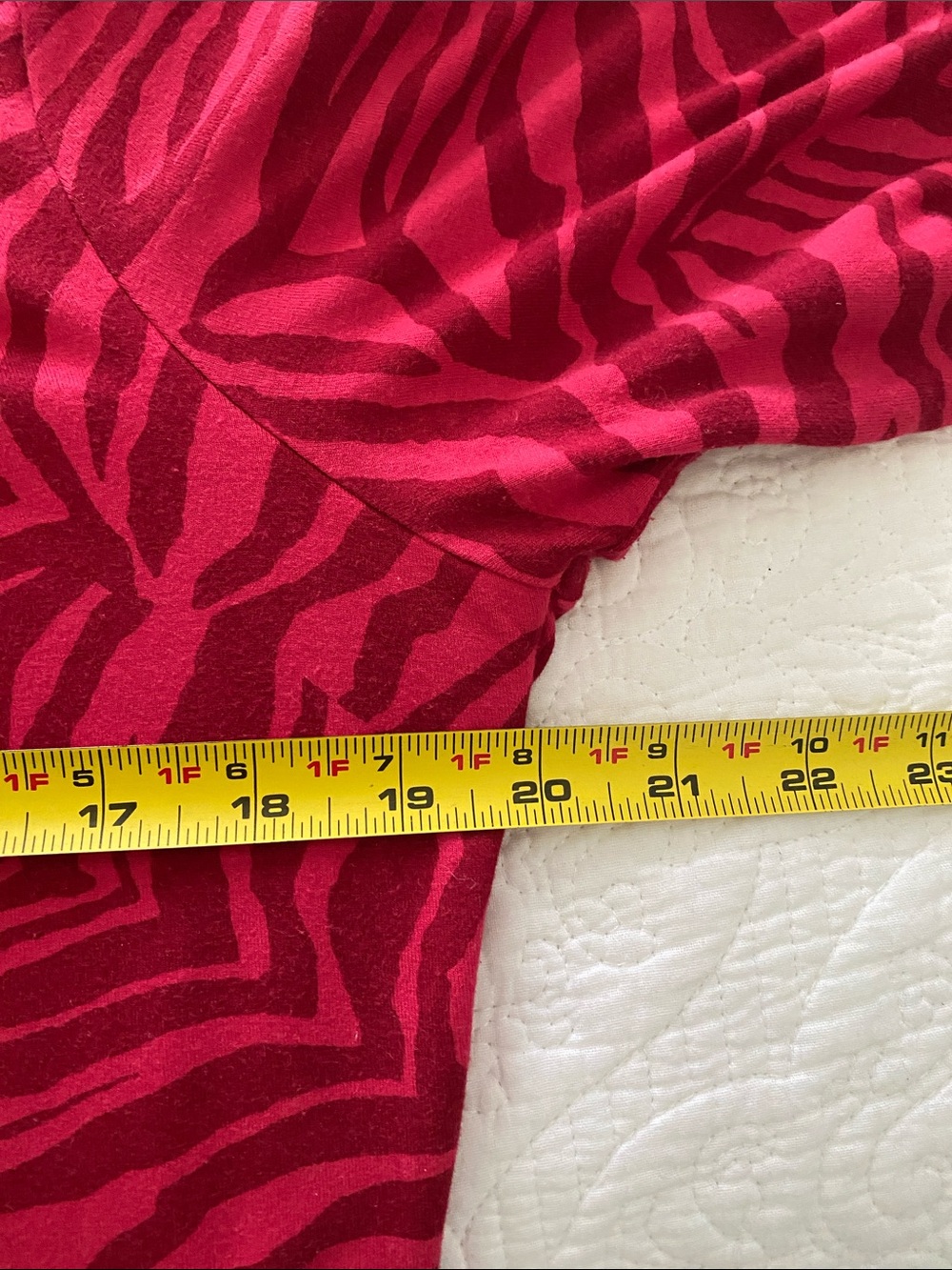 CAbi feline tee in long sleeve heavyweight fabric with front twist bustline - Picture 6 of 9